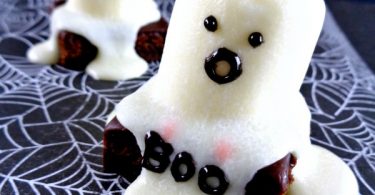 Easy Halloween Ghost Brownies from Must Have Mom